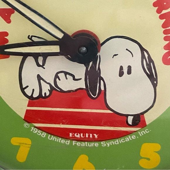 United Feature Syndicate Snoopy I’m Allergic to Morning 1958 Windup Clock - Picture 3 of 10